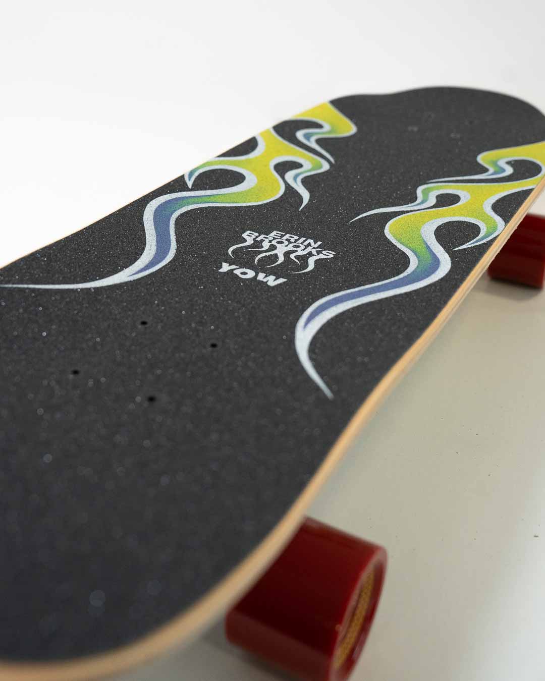 YOW Erin Brooks High Blaze 32" Surfskate Completo